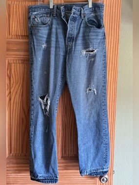 Women’s Levi 501s